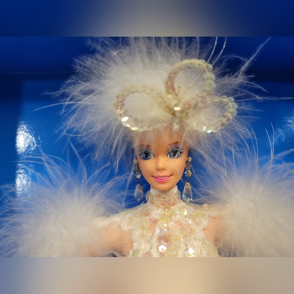 1994 Snow Princess Barbie Enchanted Seasons Collection #11875 - Picture 2 of 11